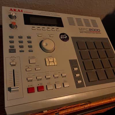 Akai MPC2000