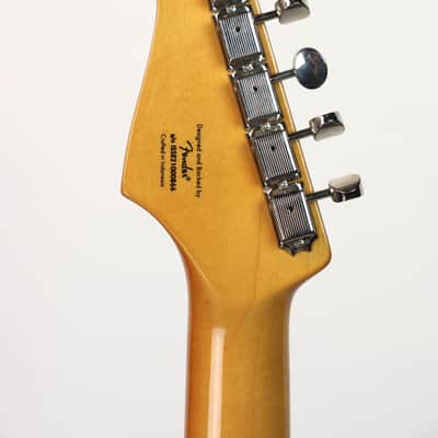 Squier Classic Vibe '60s Stratocaster 3-Color Sunburst image 5