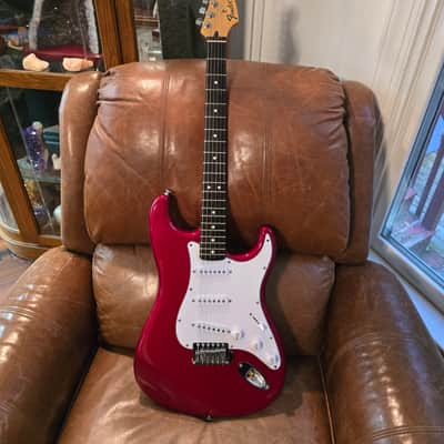 Fender Standard Stratocaster with Rosewood Fretboard 1998 - 2005 - Midnight Wine image 1
