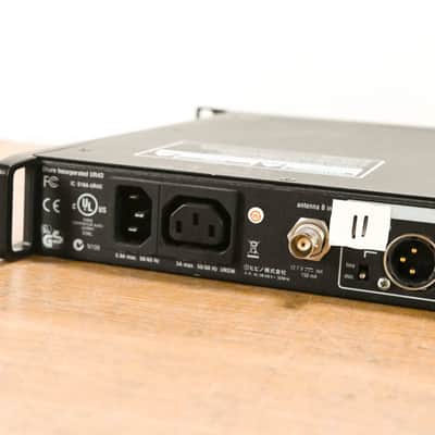 Shure UR4D Wireless Receiver w/ two UR2/SM58 Handheld Mics - L3 Band CG0128P image 10