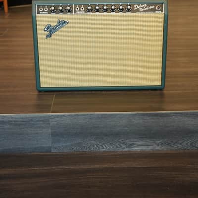 Fender FSR Limited Edition '65 Deluxe Reverb, British Racing Green image 3