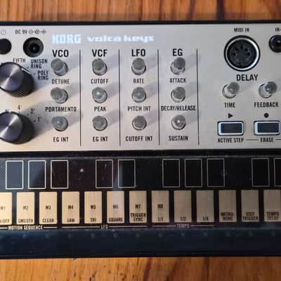 Korg Volca Keys Analog Loop Synthesizer 2013 - Present - Gold/Black image 1