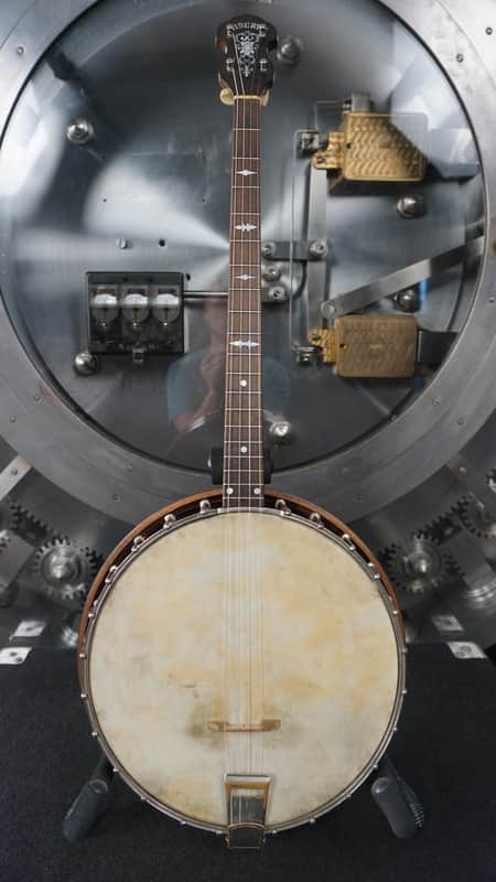 Liberty Tenor Closed Back Banjo w/ Hard Case image 1