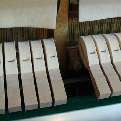 Yamaha M402 Early 2000s - Oak image 9