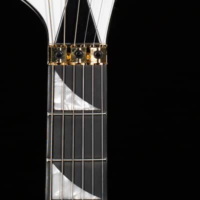 Jackson MJ Series Rhoads RR24MG Ebony Fingerboard White with Black Pinstripes (159) image 5