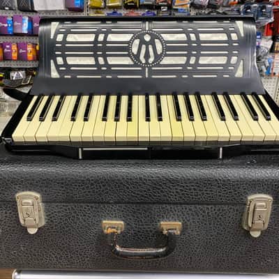 American Made 1930s RARE Wurlitzer Accordion Fully Functional W/Case image 13