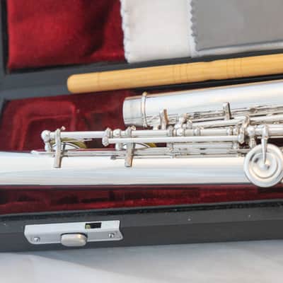 Yamaha YFL-581H (now 687H) Professional Flute All Silver Open-hole *Made in Japan *Cleaned & Serviced image 12