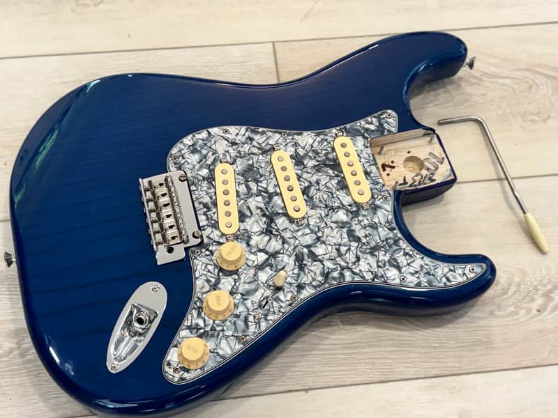 Loaded Fender Deluxe Player Sapphire Blue Transparent Stratocaster ASH Body image 1
