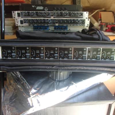 Excellent Behringer Ultra Pro DI D1800 Rack Mt. Unit with SKB Case image 1