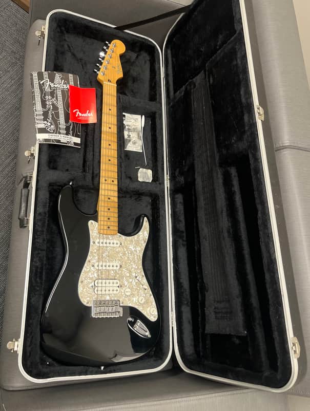 Fender Standard HSS Stratocaster with Maple Fretboard 1999 - 2005 Black image 1