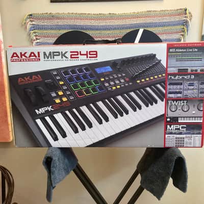 Akai MPK249 2014 - Present - Black image 17