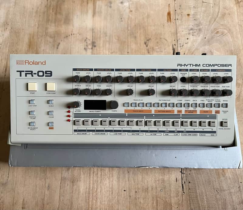 Roland TR-09 Rhythm Composer 2017 - Present - White image 1