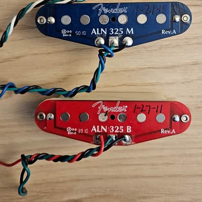 Fender N3 Noiseless Single Coil Pickup Set, Aged White (2011) image 4