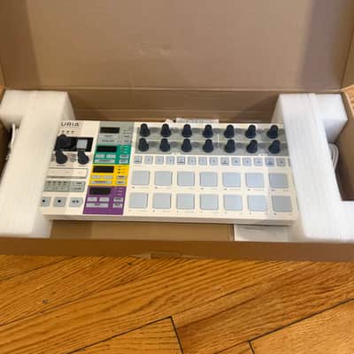 Arturia BeatStep Pro MIDI Controller & Sequencer - White - OPEN BOX - Like New