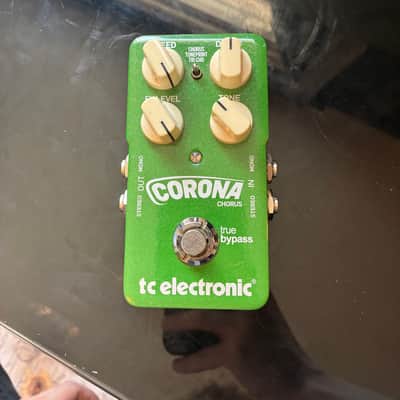 TC Electronic Corona Chorus 2011 - Present - Green image 1