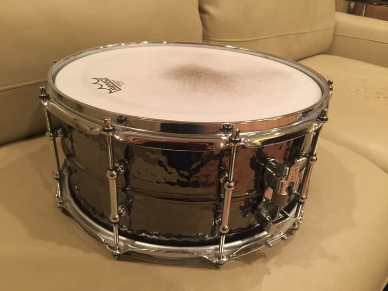 Ludwig LB417KTWM Hammered Black Beauty 6.5x14" Brass Snare Drum with Tube Lugs and P-86 Millennium Strainer image 4