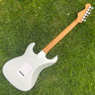 Fender Player Stratocaster - HSS - Billy Corgan Z-One - 2020 - Silver - Maple Fretboard - MIM image 2