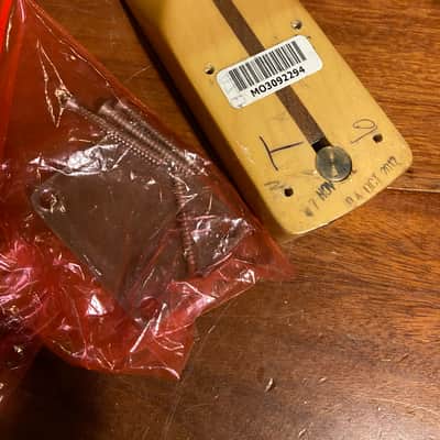 2012 Fender Strat Neck Maple Standard Stratocaster Tuners 9.5" Radius Med. Jumbo image 8
