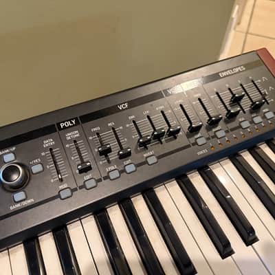 Behringer DeepMind 12 49-key 12-voice Analog Synthesizer image 8