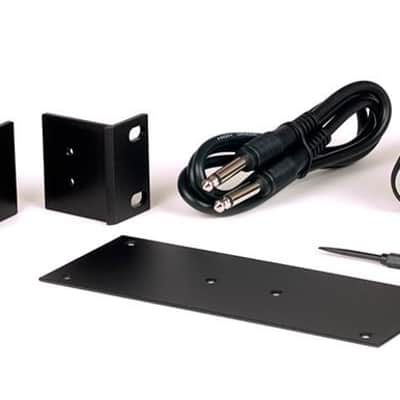 VocoPro Wireless Microphone System with 12 Handheld Microphones, XLR Outputs, and 900MHz Frequency Band image 3