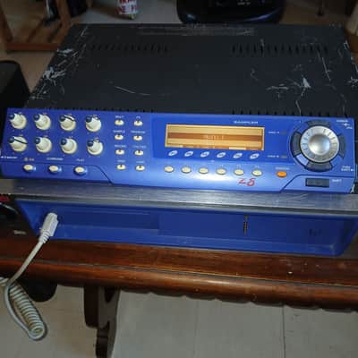 Akai Z8 Sampler 2002 - Silver