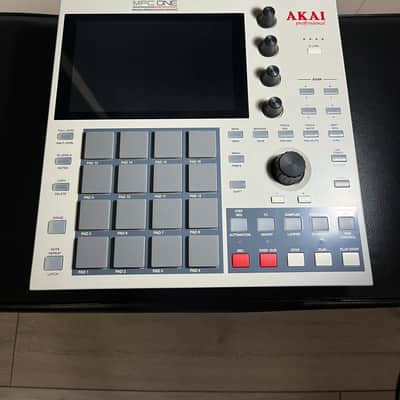 Akai MPC One Standalone MIDI Sequencer Retro Edition 2021 - Present - Grey image 2