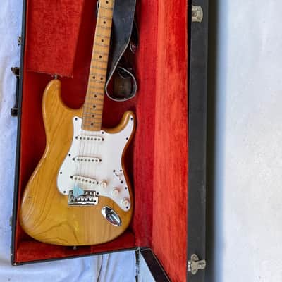 Fender Stratocaster with 3-Bolt Neck, Maple Fretboard 1972 - 1977 - Natural image 2