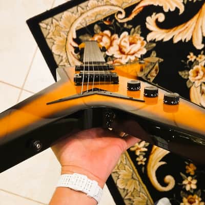 Dean MLX Sunburst, Excellent image 8