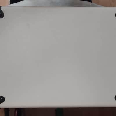 EVH 5150 III 30-Watt 16ohm 1x12" Guitar Speaker Cabinet - Ivory image 9