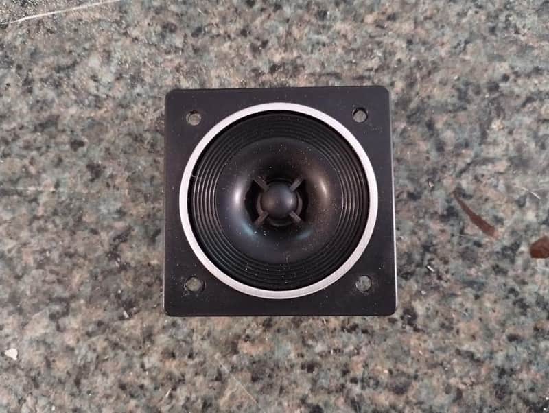 Single Sansui SP X8000 / T-151 tweeter in excellent condition
