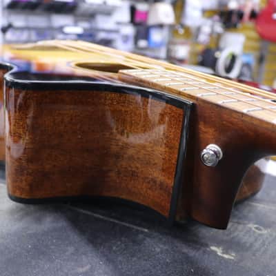 Breedlove Discovery S Concert Bass CE 2021 - Present - Edgeburst image 10