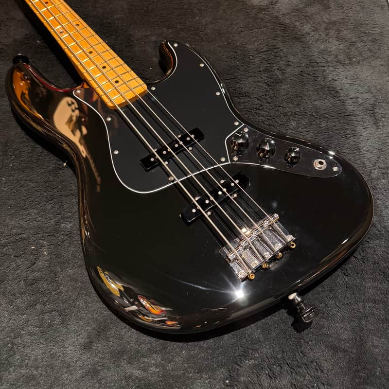 Fender Player Jazz Bass with Maple Fretboard Black image 1