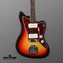 Fender Jazzmaster 1966 - 3-Tone Sunburst. One Owner / Clean. All original w/ OHSC & vintage case candy.