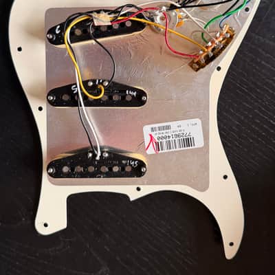 Fender Player II Stratocaster Loaded SSS Pickguard image 3