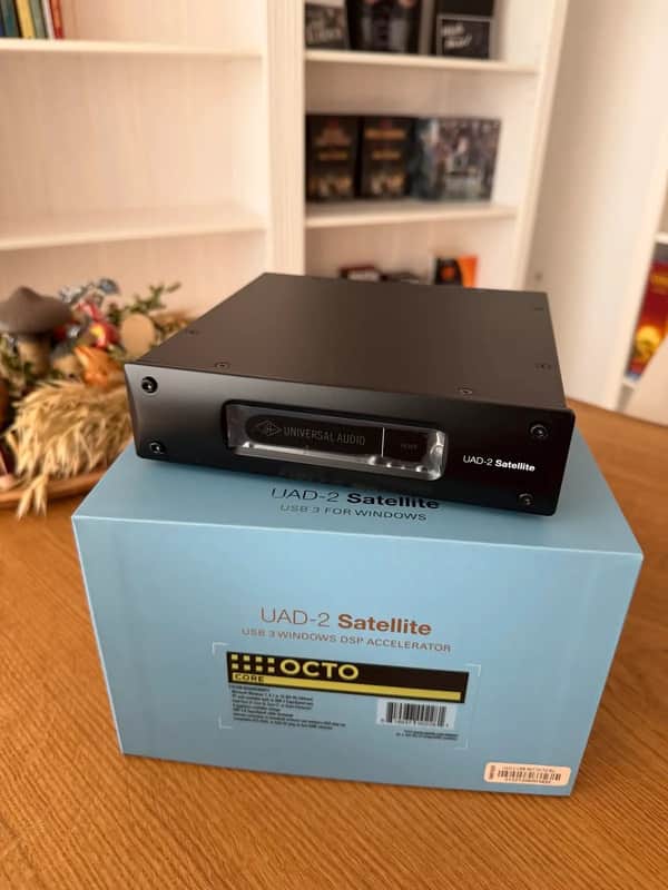 Universal Audio UAD-2 Satellite Thunderbolt 3 OCTO Core Desktop DSP Accelerator 2019 - Present - Gray image 1