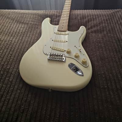 Fender Limited Edition American Performer Stratocaster with Maple Fretboard 2019 - Olympic White imagen 2