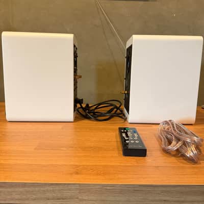 Kanto: YU6 Powered Bookshelf Speakers - Matte White (YU6MW)(PAIR) image 3
