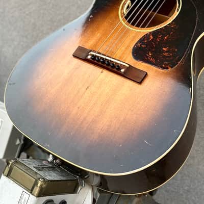 1947 Gibson LG-2 Sunburst W/Case image 6