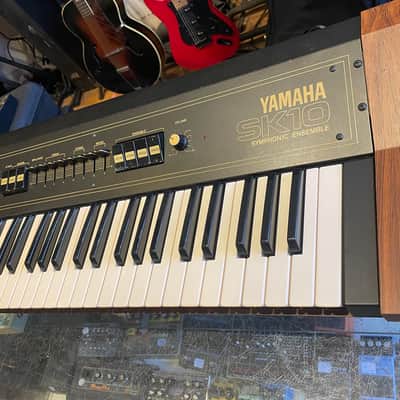 Yamaha SK-10 Symphonic Ensemble Synthesizer 1979 - Black