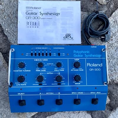 Roland G-808 Guitar Synth + Controller GR-300 1981 - Walnut image 12
