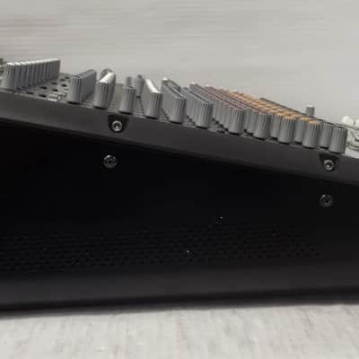 Mackie Onyx 1620 16-Channel Analog Mixer 2003 - 2009 - Black image 9