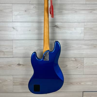 Fender American Ultra Jazz Bass Maple Fingerboard, Cobra Blue image 16