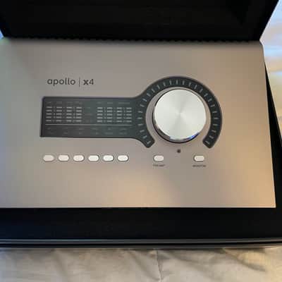 Universal Audio Apollo x4 Gen 2 Thunderbolt Audio Interface 2024 - Present - Silver image 2