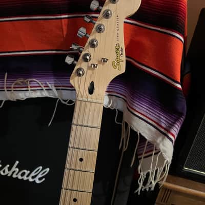 Squier Deluxe Stratocaster 2007 - 2018 - Pearl White Metallic image 5