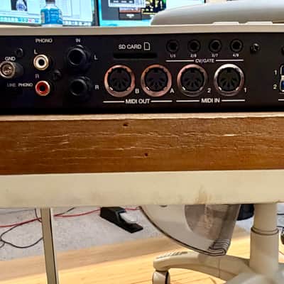 Akai MPC Live II Standalone Sampler / Sequencer Retro Edition 2020 - Present - Grey image 7