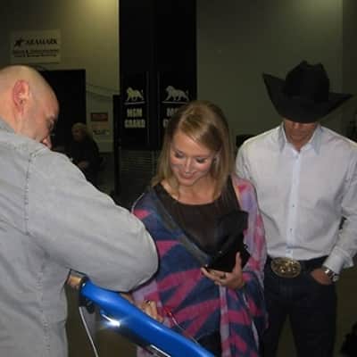 Fender Stratocaster - Signed by Toby Keith, Carrie Underwood, Blake Shelton & 20+ More Country Music Stars image 9