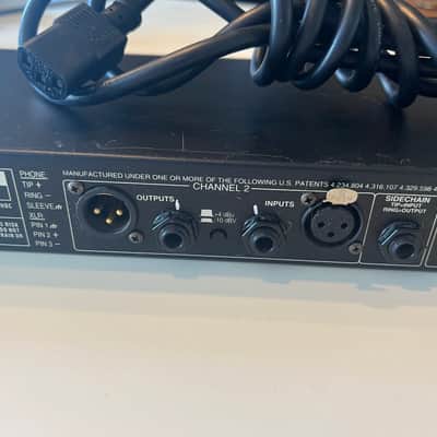 dbx 166XL Stereo Compressor / Limiter / Gate with IEC power cable & rack mount bolts/washers image 7