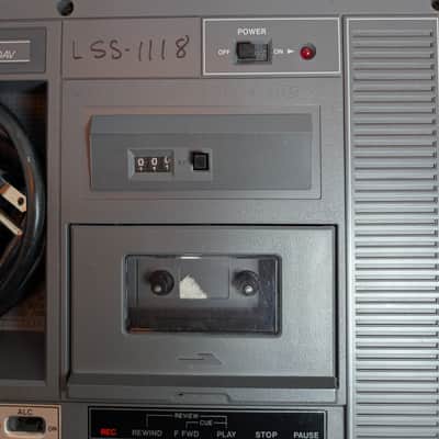 Sharp Professional Series RD-680AV 2000s - Black image 8