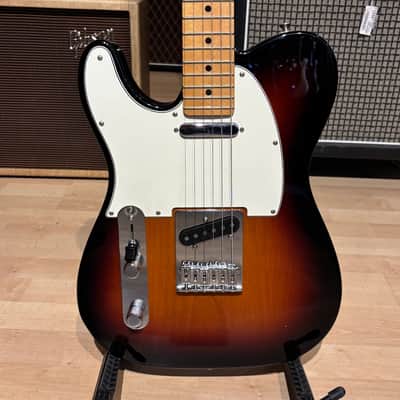 Fender -  LEFTY Player Telecaster (Maple- 3TSB) w/ Fender Tweed HD Case (2018)- USED image 7