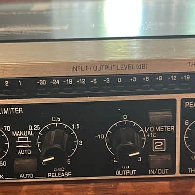 Behringer Multicom PRO-MDX 4400 Dynamic Processor 2000 - Silver image 4
